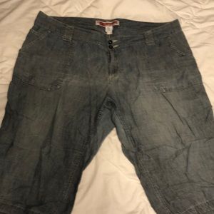 Cute GAP capri/Bermuda shorts